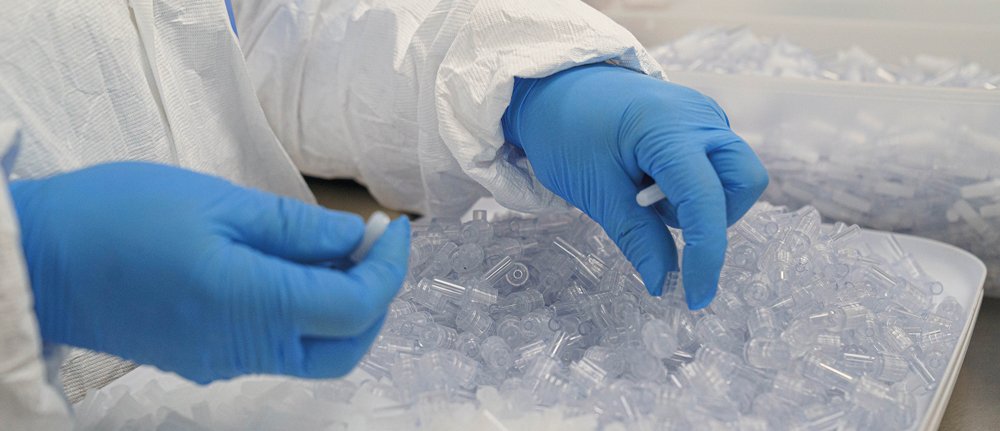 IJT_Cleanroom_CloseUp2